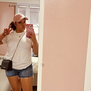 Meet your Posher, Ericka